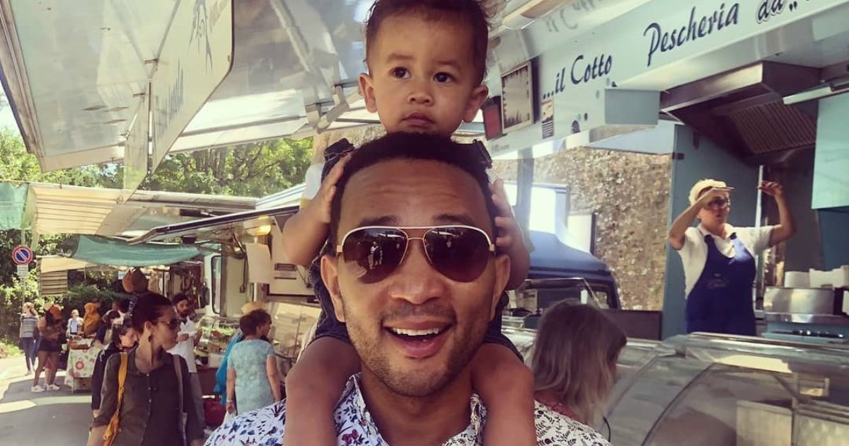 Popularni pjevač traži stolove za previjanje beba i u muškim toaletima